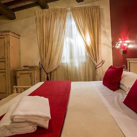 Farm stay Il Melograno Agriturismo & Spa Pianello (Umbria)